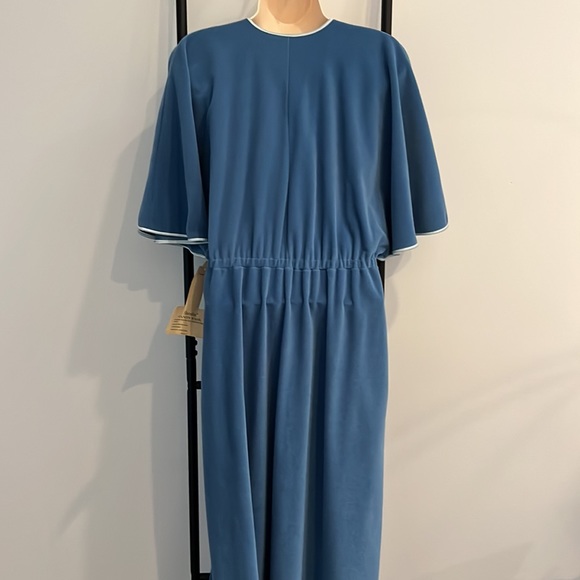 Rare 70’s Vanity Fair Shevelva Plush Velvet Warmth Robe/Gown Flare sleeve Size S - Picture 4 of 13